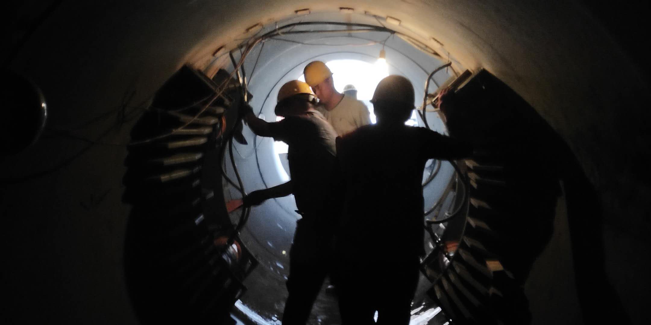 呼市北二環(huán)地鐵變電站頂管施工中 呼市北二環(huán)地鐵變電站頂管施工中