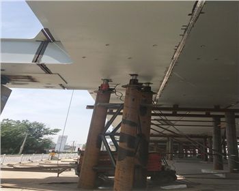 海拉爾高架橋，頂橋施工中